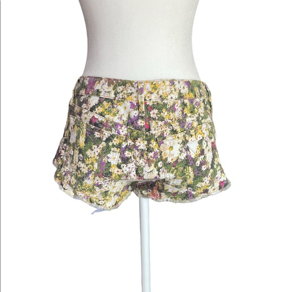 Guess floral Jean shorts size 27 multi color - Picture 3 of 5